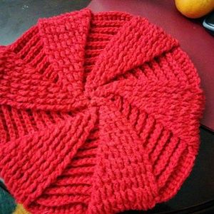 👵👒🎩🧢ALL HATS ON SALE👒 Red star crochet hat